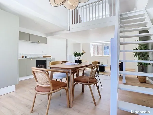 Grand T2 en duplex Sébastopol / Gambetta entièrement rénové