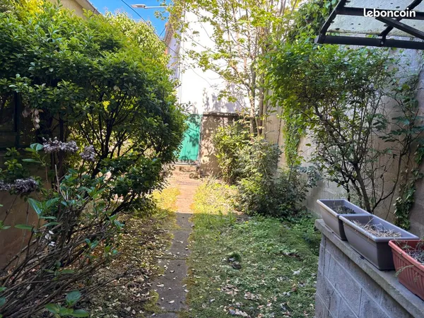 Maison centre de gien avec jardinet