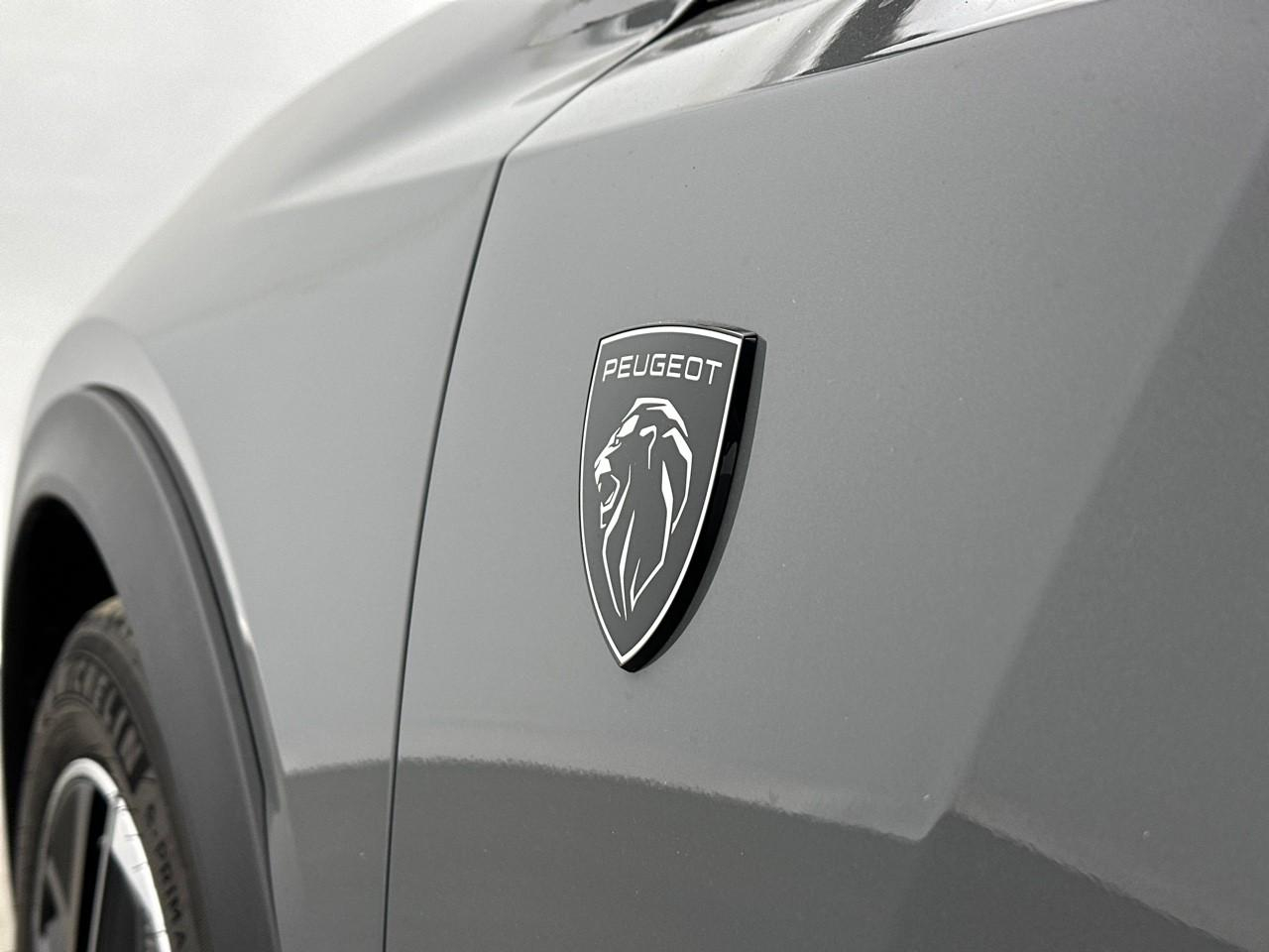 Peugeot 408 hybrid 145 e-dcs6 gt — photo 37