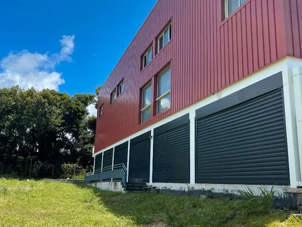 Local 580 m² BRAS PANON