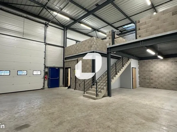 Local d'activité 370 m²