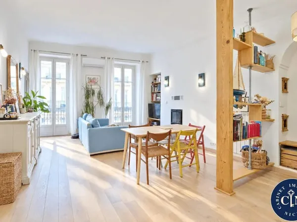 3 pièces de 64 m² - Rénové, Balcon filant, étage élevé - Lépante