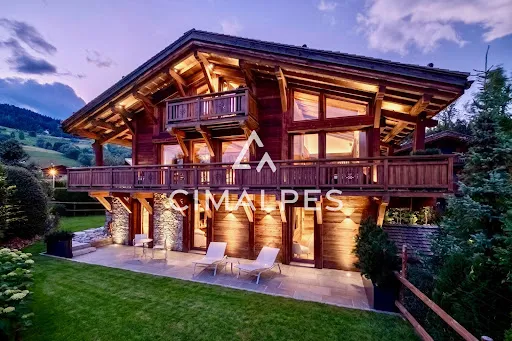 Chalet 9 pièces 330 m²