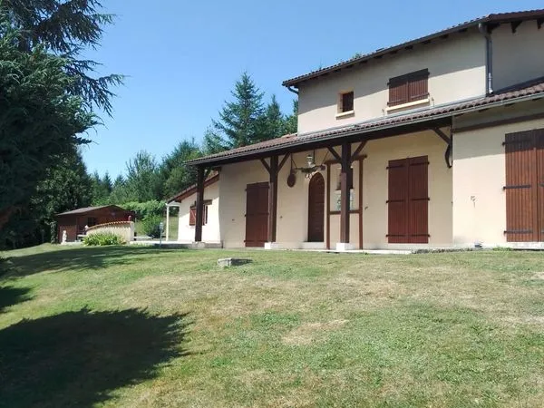 Maison 6pièces de 115m² à vendre à Saint Jouvent
