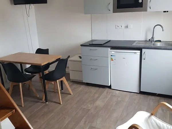 T2 Meublé 20 m2 refait à neuf (2D)