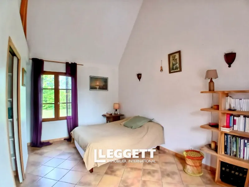 Photo 8