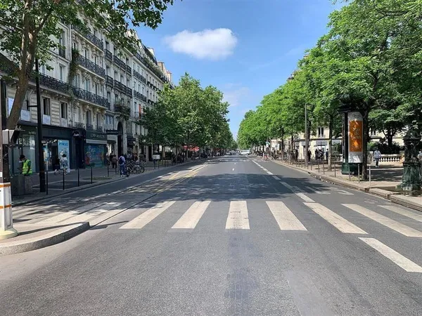 Boutique 601 m²