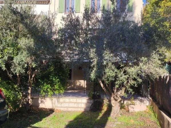 Jolie maison de ville avec jardin