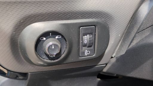 Citroen C4 Cactus 1.5 BlueHDi 100 - Shine Business – 2019 – 148046 km – Diesel – Boîte Manuelle — photo 39