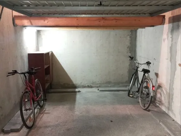 Garage moto-stockage