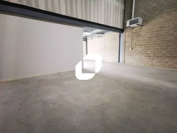 Local d'activité 409 m²