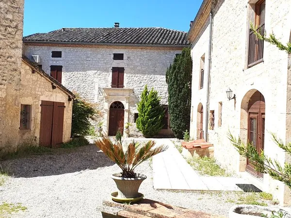 Maison 12 pièces 269 m²