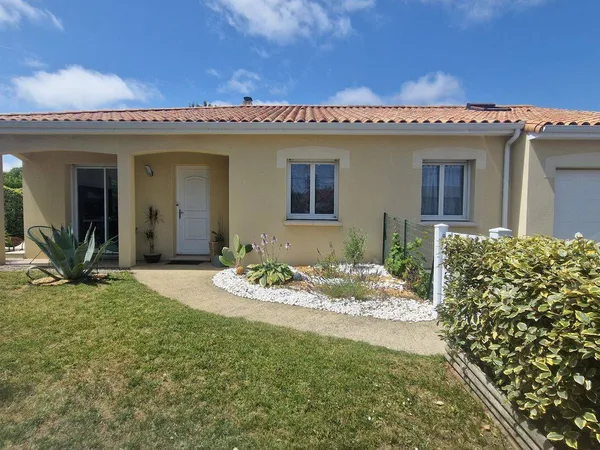 Maison 5 pièces 390 m²