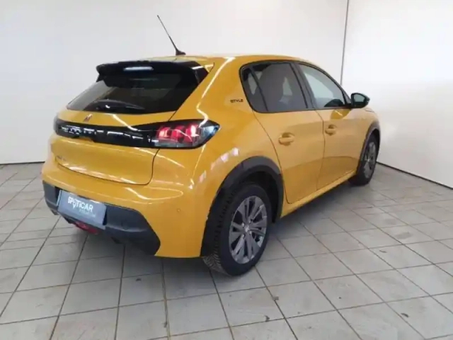 Peugeot 208 e- 136ch style — photo 5