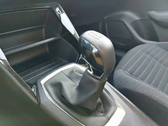 Peugeot 208 puretech 75 s&amp;s bvm5 — photo 34