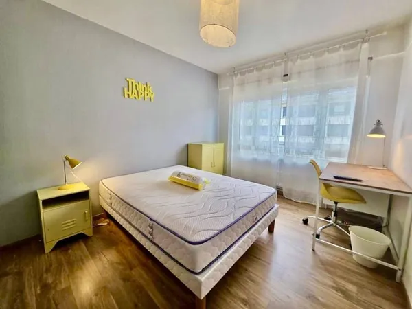 Studio 6 pièces 97 m²