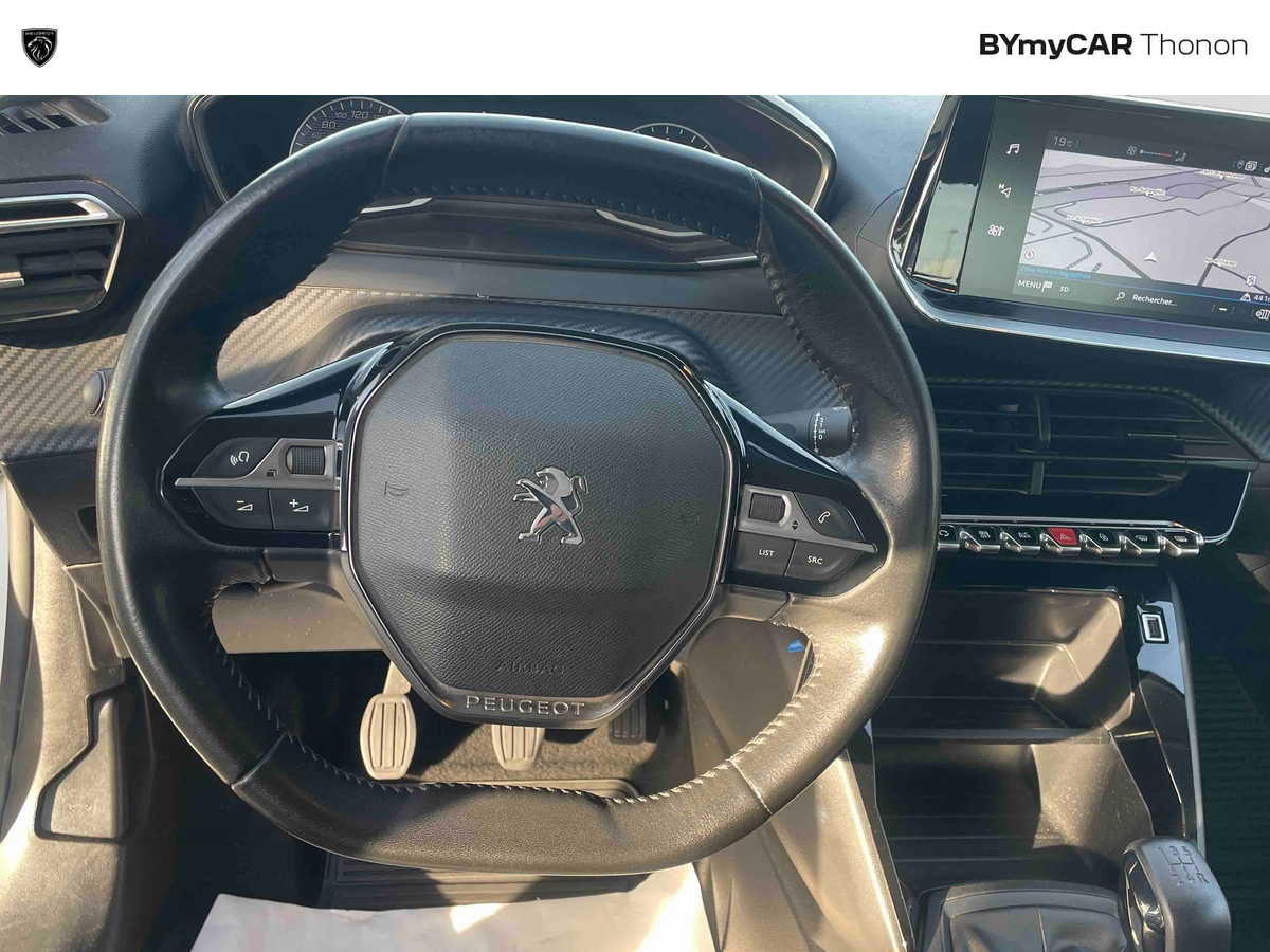 Peugeot 208 PURETECH 75 S&amp;S BVM5 — photo 10