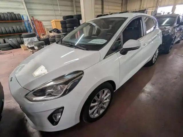 Ford Fiesta 1.5 tdci 85ch stop&amp;start titanium 5p euro6.2 — photo 1