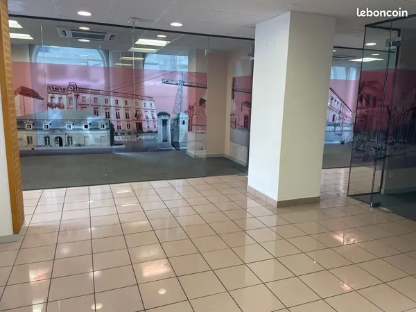 Local 176 m² Rochefort