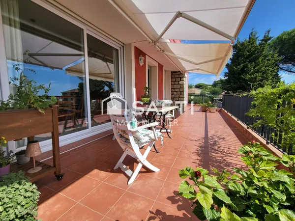 CAVALAIRE-SUR-MER - VILLA 167 m² 5 chambres avec studio et T2 indépendants - TERRAIN 900 m² PISCINAB