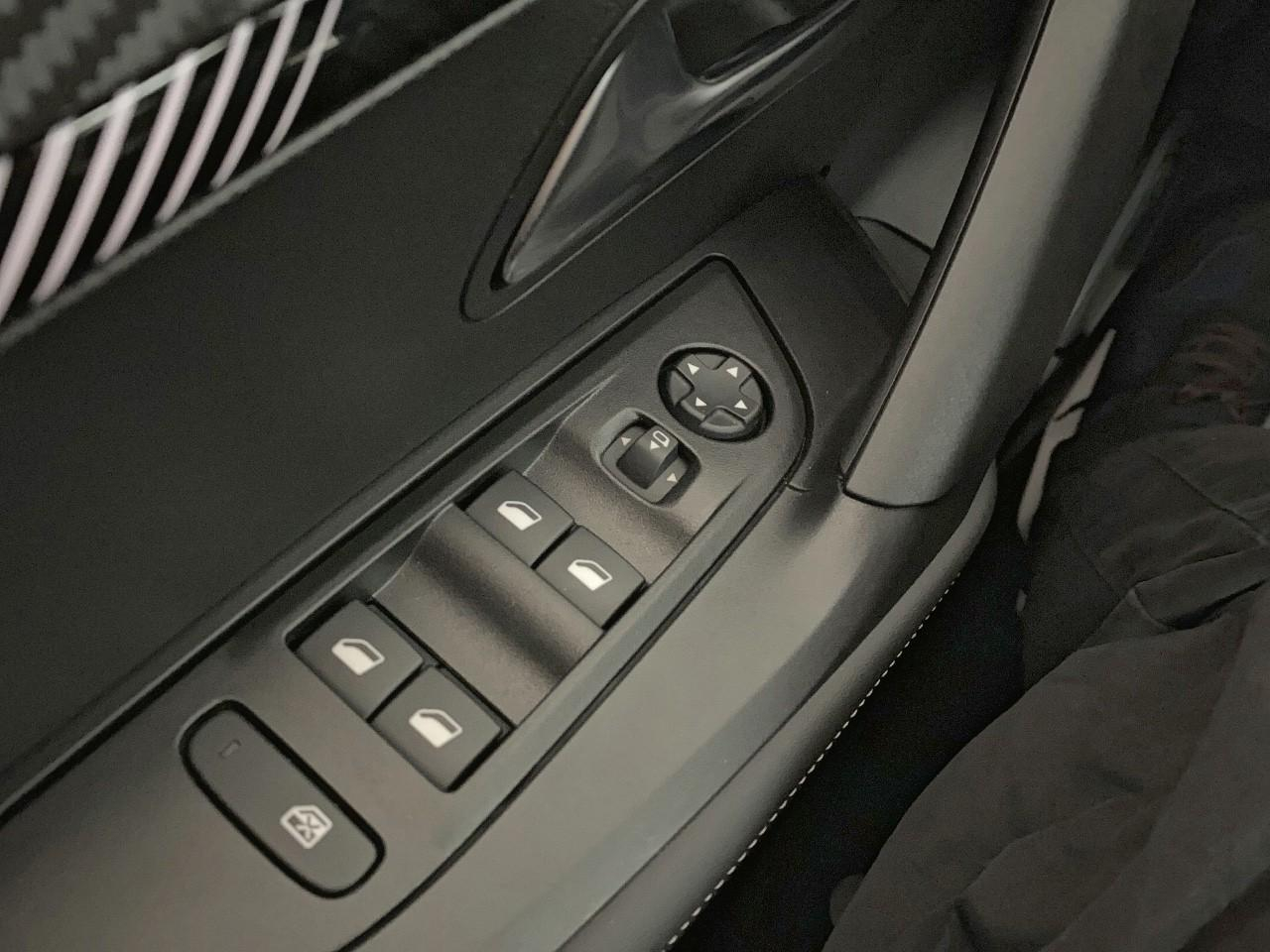 Peugeot 2008 hybrid 145 ch e-dcs6 allure — photo 20