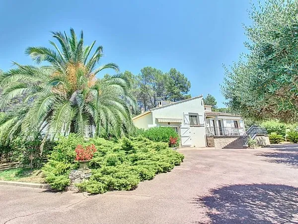 A VENDRE Maison Draguignan 6 pièces 192 m²