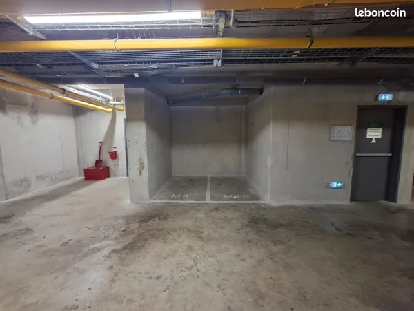 Parking moto - joliette les docks - video surveillance reaidence neuve