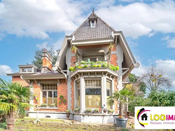 Maison 8 pièces 282 m²