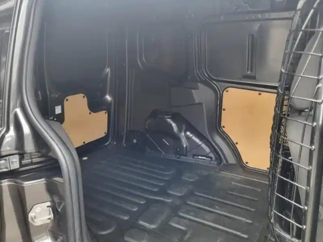 Ford Transit Courier 1.0e 100ch stop&amp;start limited — photo 6