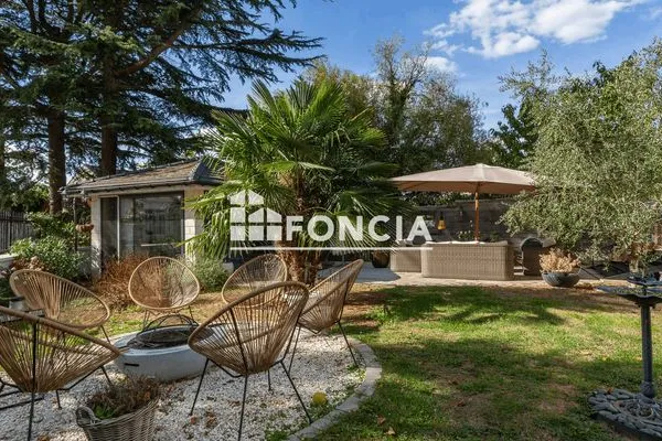 Maison 7 pièces 230 m²