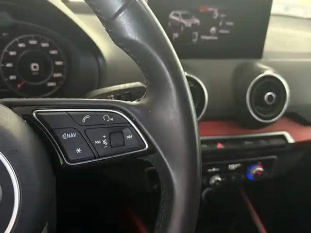 Audi Q2 30 tfsi sport — photo 16