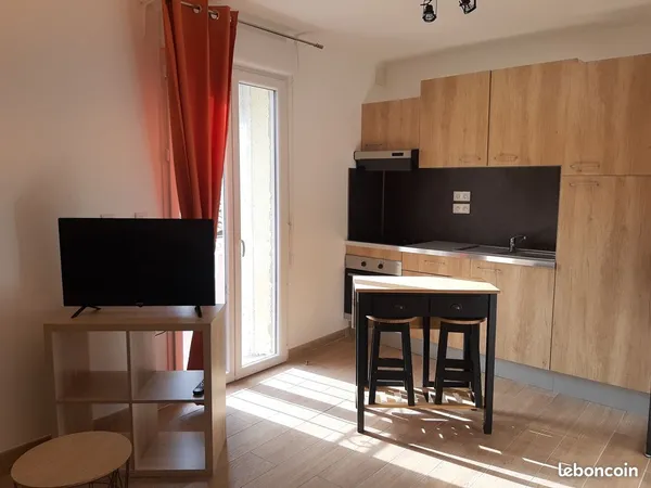 P2 meublé 455 Euros hors charges