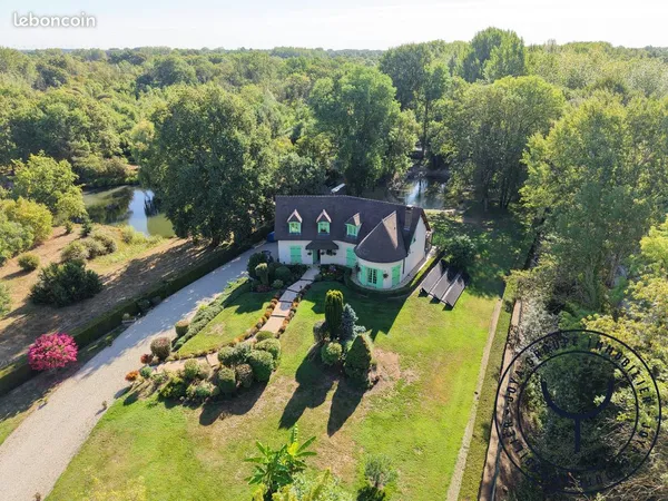 Propriété 6 pièces 220 m²