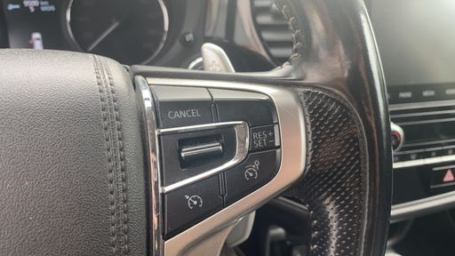 Mitsubishi Outlander 2.4 MIVEC 208 Hybrid  4WD BVA6 - Buisness – 2020 – 90175 km – Hybride rechargeable – Boîte Automatique — photo 11