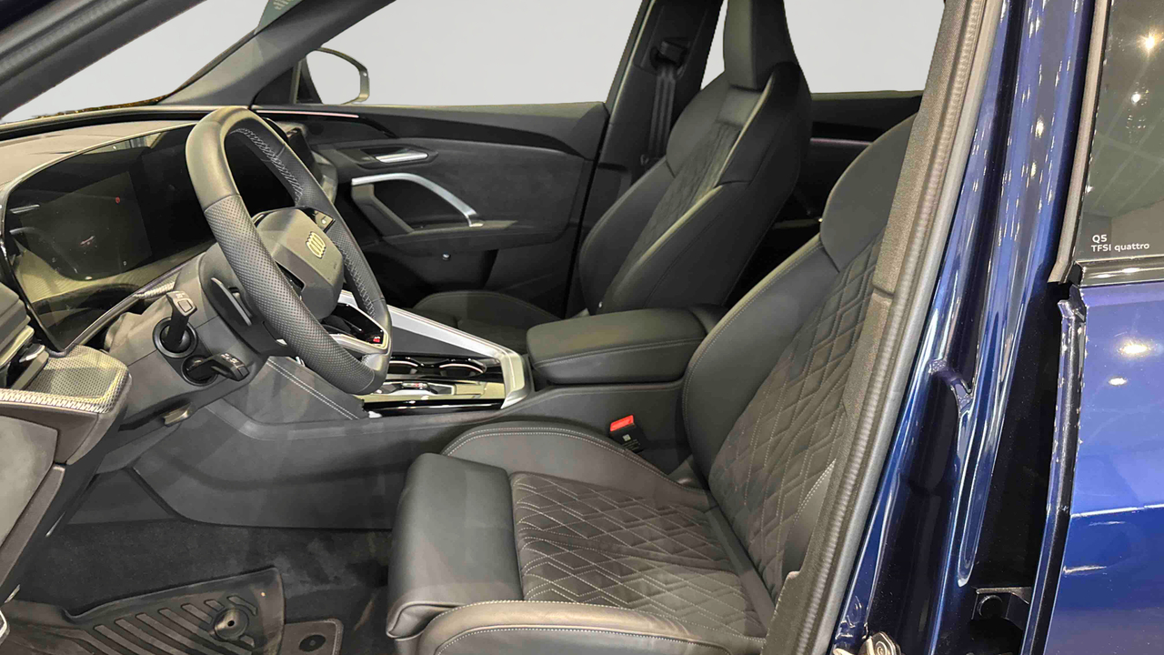 Audi Q5 TFSI 204 ch Hybride S tronic 7 Quattro — photo 17