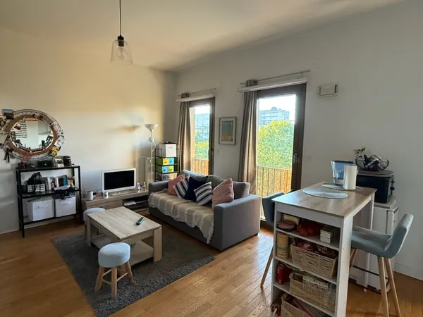 Sous-loue appartement 34m² Paris 19ème juillet - août