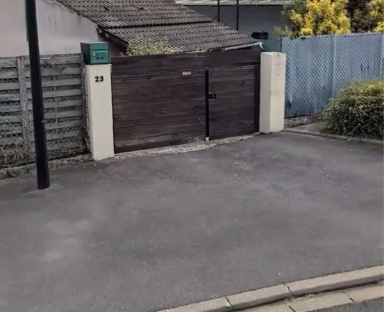 TERRAIN À LOUER - 800 m² - BORDURE RN20 - EMPLACEMENT IDÉAL