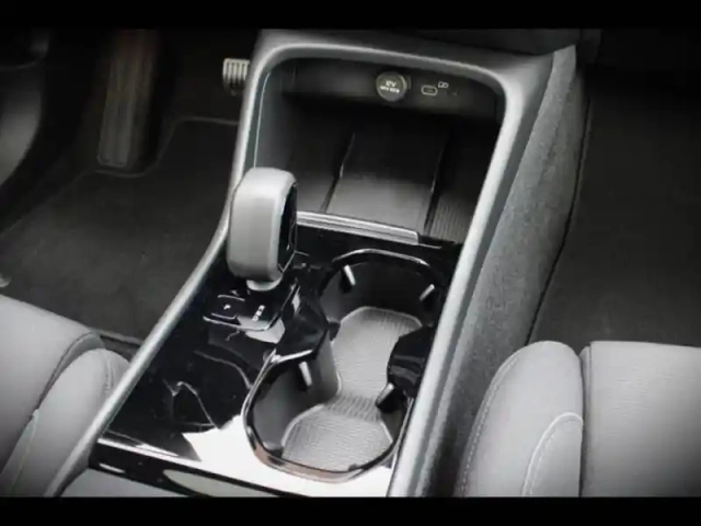 Volvo Ex40 single extended range 252ch plus — photo 30
