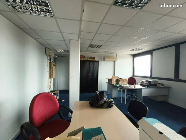Bureaux 67 m² SAINT QUENTIN FALLAVIER