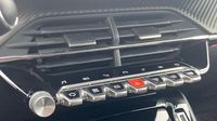 Peugeot 2008 1.2 PureTech 130ch S&S GT EAT8 — photo 15