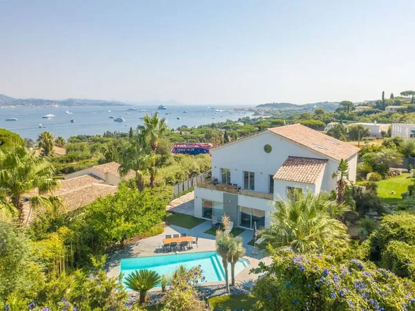 Maison 8 pièces 300 m²