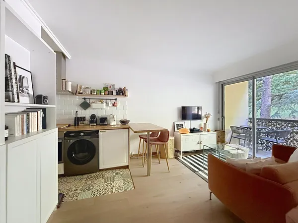 Le Pecq - Quartier Saint-Wandrille - Studio entièrement rénové avec balcon