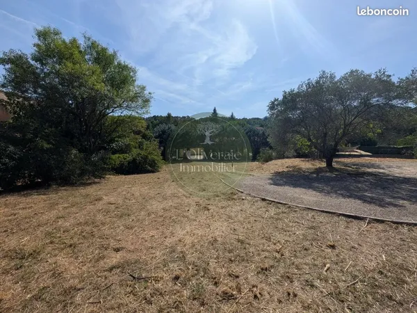 Terrain 620 m² La Destrousse