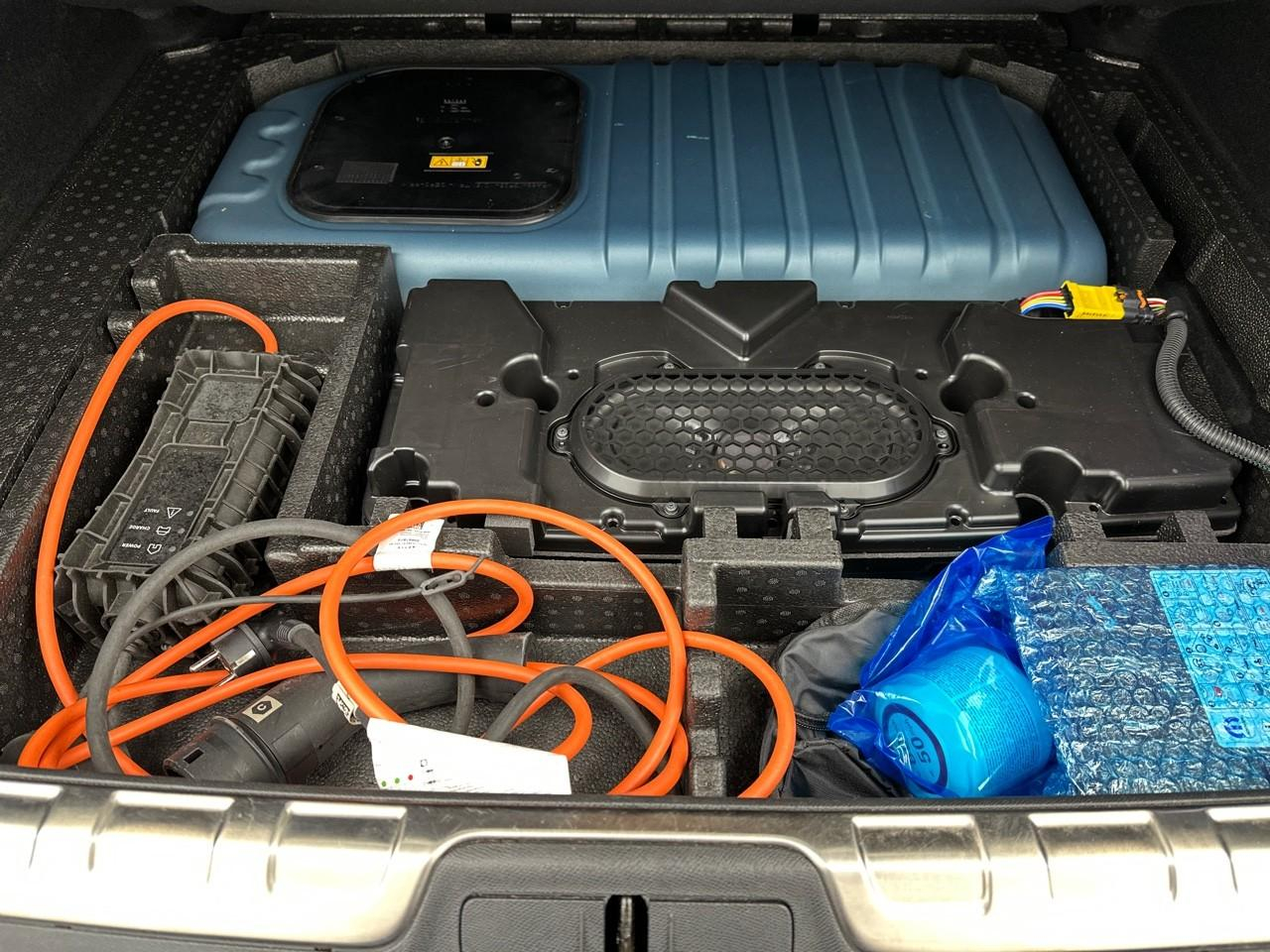 Peugeot 408 phev 180 e-eat8 gt — photo 39