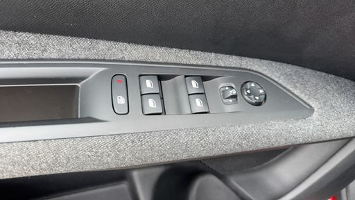 Peugeot 3008 1.6 BlueHDi 120 - Active Business – 2017 – 169986 km – Diesel – Boîte Manuelle — photo 27