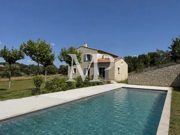 Maison moderne avec piscine au calme - Location saisonnière ?