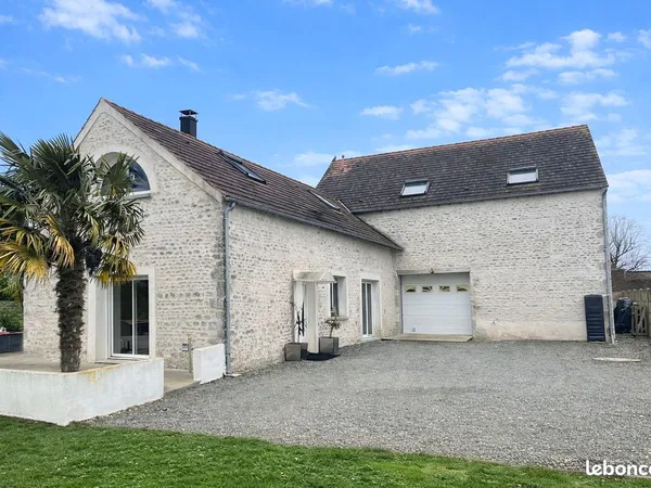 MAISON EN PIERRE DE CARACTÈRE - 230 m² + LOGEMENT INDÉPENDANT LOUÉ - TERRAIN 1 500 m²