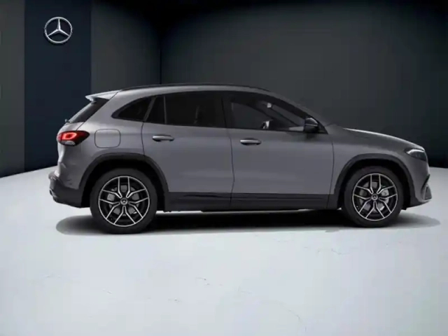 Mercedes Eqa 250+ amg line — photo 18