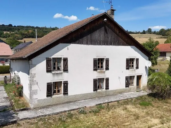 ANCIEN CORPS DE FERME 5 PIECES 93.7 m² SUR TERRAIN DE 18.87 ARES 119000 EUROS