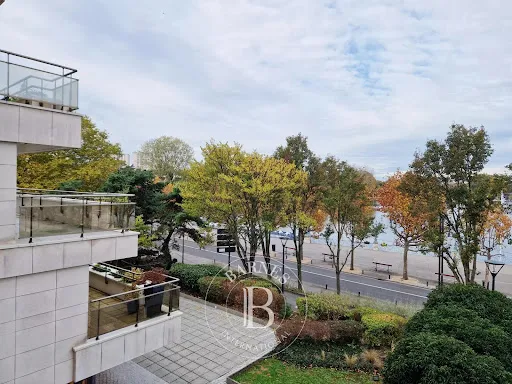 Appartement 6 pièces 145 m²